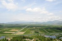 La ville de Metković en Croatie. Plaine de la Neretva. Cliquer pour agrandir l'image dans Adobe Stock (nouvel onglet).