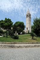 De klokketoren van het oude klooster benedictijn van Split. Klikken om het beeld te vergroten in Adobe Stock (nieuwe tab).