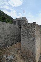 La ville de Ston, presqu'île de Pelješac en Croatie. Bastion. Cliquer pour agrandir l'image dans Adobe Stock (nouvel onglet).