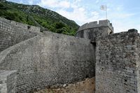 La ville de Ston, presqu'île de Pelješac en Croatie. Bastion. Cliquer pour agrandir l'image dans Adobe Stock (nouvel onglet).