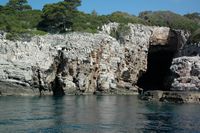 L'île de Lokrum en Croatie. Grotte marine. Cliquer pour agrandir l'image.