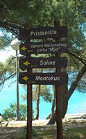 L'île de Mljet en Croatie. Panneau indicateur du Parc National. Cliquer pour agrandir l'image.