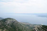Le mont Vidova Gora, île de Brač en Croatie. Vue sur Bol depuis Vidova Gora. Cliquer pour agrandir l'image.