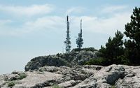 Le mont Vidova Gora, île de Brač en Croatie. Antennes radioélectriques à Vidova Gora. Cliquer pour agrandir l'image.