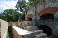 Le parc national de la Krka en Croatie. Les ruines de la centrale hydroélectique Jaruga I sur la Krka. Cliquer pour agrandir l'image.