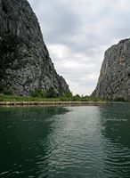 La rivière Cetina en Croatie. Le goulet de la Cetina avant l'embouchure. Cliquer pour agrandir l'image.