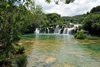 De stroom van Skradinski Buk op Krka. Klikken om het beeld te vergroten.