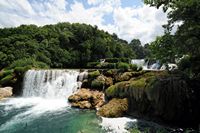 La rivière Krka en Croatie. La cascade de Skradinski Buk sur la Krka. Cliquer pour agrandir l'image.