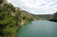 La rivière Krka en Croatie. La Krka vue depuis la route de Šibenik à Kistanje. Cliquer pour agrandir l'image.