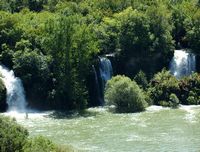 La rivière Krka en Croatie. La cascade de Brljan sur la Krka (auteur N. P. Krka). Cliquer pour agrandir l'image.