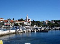Le village de Sumartin, île de Brać en Croatie. Le port. Cliquer pour agrandir l'image.