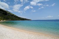 A praia ao leste da península de Glavica. Clicar para ampliar a imagem.