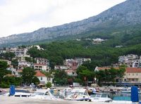 La ville de Brela en Croatie. Marina de Soline (auteur Dalibor Ribicic). Cliquer pour agrandir l'image.