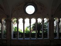 La ville close de Dubrovnik en Croatie. Quartier des Franciscains. Cloître roman. Cliquer pour agrandir l'image.