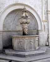 Small fountain of onofrio. Click to enlarge the image.