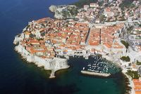 La ville close de Dubrovnik en Croatie. Ville close de Dubrovnik vue d'avion. Cliquer pour agrandir l'image.