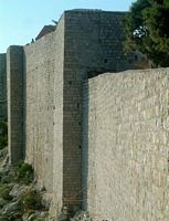 Les fortifications de Dubrovnik en Croatie. Fortifications maritimes. Tour de l'Étoile. Cliquer pour agrandir l'image.