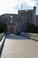 Les fortifications de Dubrovnik en Croatie. Fortifications de l'ouest. Porte de pile. Cliquer pour agrandir l'image.
