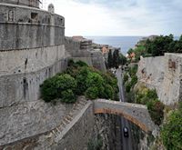 Les fortifications de Dubrovnik en Croatie. Fortifications de l'ouest. Cliquer pour agrandir l'image.