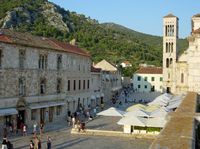The Saint Stephen place in Hvar (author Samuli Lintula). Click to enlarge the image.