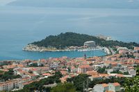 La ville de Makarska en Croatie. La presqu'île Saint-Pierre. Cliquer pour agrandir l'image.