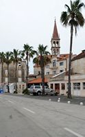 La ville de Milna, île de Brač en Croatie. L'église de l'Annonciation. Cliquer pour agrandir l'image.
