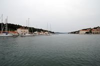 La ville de Milna, île de Brač en Croatie. La baie de Milna. Cliquer pour agrandir l'image.