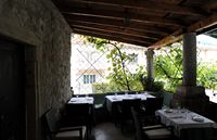 La ville moderne de Dubrovnik en Croatie. Restaurant Sesame. Cliquer pour agrandir l'image.