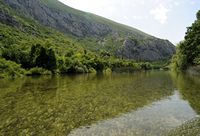 La ville d'Omiš en Croatie. La rivière Cetina près d'Omiš. Cliquer pour agrandir l'image.