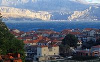 La ville de Postira, île de Brač en Croatie. La ville de Postira (auteur Ante Perkovic). Cliquer pour agrandir l'image.
