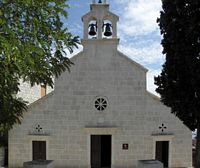 La ville de Selca, île de Brač en Croatie. L'église Notre-Dame-du-Carmel. Cliquer pour agrandir l'image.