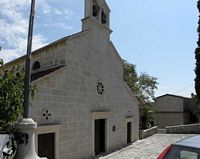 La ville de Selca, île de Brač en Croatie. L'église Notre-Dame-du-Carmel. Cliquer pour agrandir l'image.