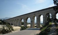 Het aquaduct dat het Paleis van Diocletianus aan Split. Klikken om het beeld te vergroten.