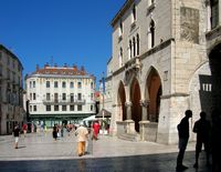 La vieille ville de Split en Croatie. La Place Nationale à Split (auteur Ernmuhl). Cliquer pour agrandir l'image.