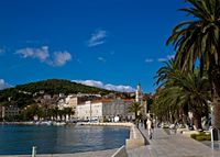 La ville de Split en Croatie. Le front de mer de Split (auteur Hedwig Storch). Cliquer pour agrandir l'image.