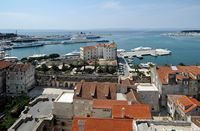 De haven van ferrys van Split. Klikken om het beeld te vergroten.