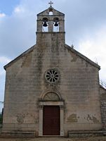La ville de Stari Grad, île de Hvar en Croatie. La chapelle Saint-Nicolas (auteur Chippewa). Cliquer pour agrandir l'image.