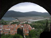 La ville de Ston, presqu'île de Pelješac en Croatie. Marais salants. Cliquer pour agrandir l'image.