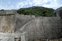 La ville de Ston, presqu'île de Pelješac en Croatie. Bastion. Cliquer pour agrandir l'image.