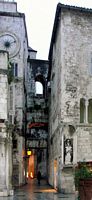 La ville de Split en Croatie. Le palais de Dioclétien. La Porte de Fer du Palais de Dioclétien à Split (auteur Ikrokar). Cliquer pour agrandir l'image dans Flickr (nouvel onglet).