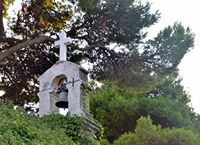 La presqu'île de Marjan à Split en Croatie. La cloche de la chapelle Saint-Croix du Castelet à Split (auteur Pedro Newlands). Cliquer pour agrandir l'image dans Flickr (nouvel onglet).