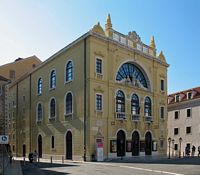 Het Kroatische Nationale Theater aan Split (auteur Kpmst7). Klikken om het beeld te vergroten in Flickr (nieuwe tab).
