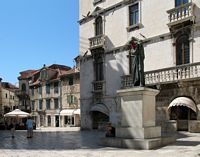 La vieille ville de Split en Croatie. La place des Frères Radic à Split (auteur Kpmst7). Cliquer pour agrandir l'image dans Flickr (nouvel onglet).