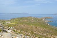 L'île de Délos. Le nord de l'île vu depuis le mont Cynthe. Cliquer pour agrandir l'image dans Adobe Stock (nouvel onglet).