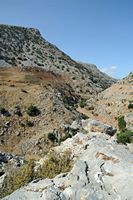 Géographie de l’île de Crète. Les gorges de Gonies. Cliquer pour agrandir l'image dans Adobe Stock (nouvel onglet).