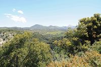 Le site archéologique d'Eleutherne en Crète. Le massif du Psiloritis vu depuis la tour de l'acropole. Cliquer pour agrandir l'image dans Adobe Stock (nouvel onglet).