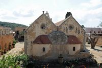 Le village d'Adele en Crète. Le chevet de l'église du monastère d'Arkadi. Cliquer pour agrandir l'image dans Adobe Stock (nouvel onglet).