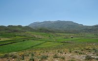 Le village d’Amari en Crète. Le versant nord-est du mont Kédros vu depuis le Gious Kampos. Cliquer pour agrandir l'image dans Adobe Stock (nouvel onglet).