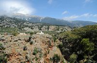 Le village d’Anopoli en Crète. Les gorges d'Aradaina. Cliquer pour agrandir l'image dans Adobe Stock (nouvel onglet).