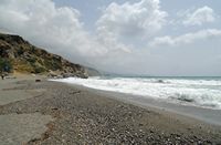 Le village d’Assomatos en Crète. La plage de Preveli. Cliquer pour agrandir l'image dans Adobe Stock (nouvel onglet).